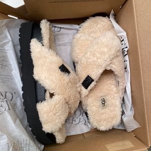 UGG Fuzzy Crossover Slides